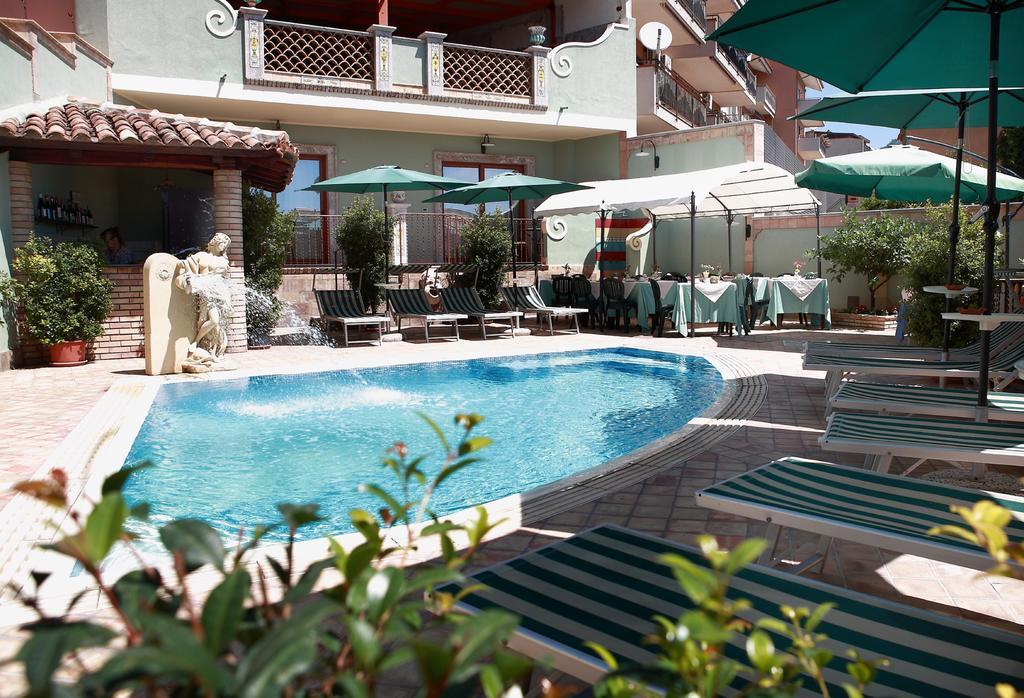 Villa Cristina Giardini Naxos Exterior foto