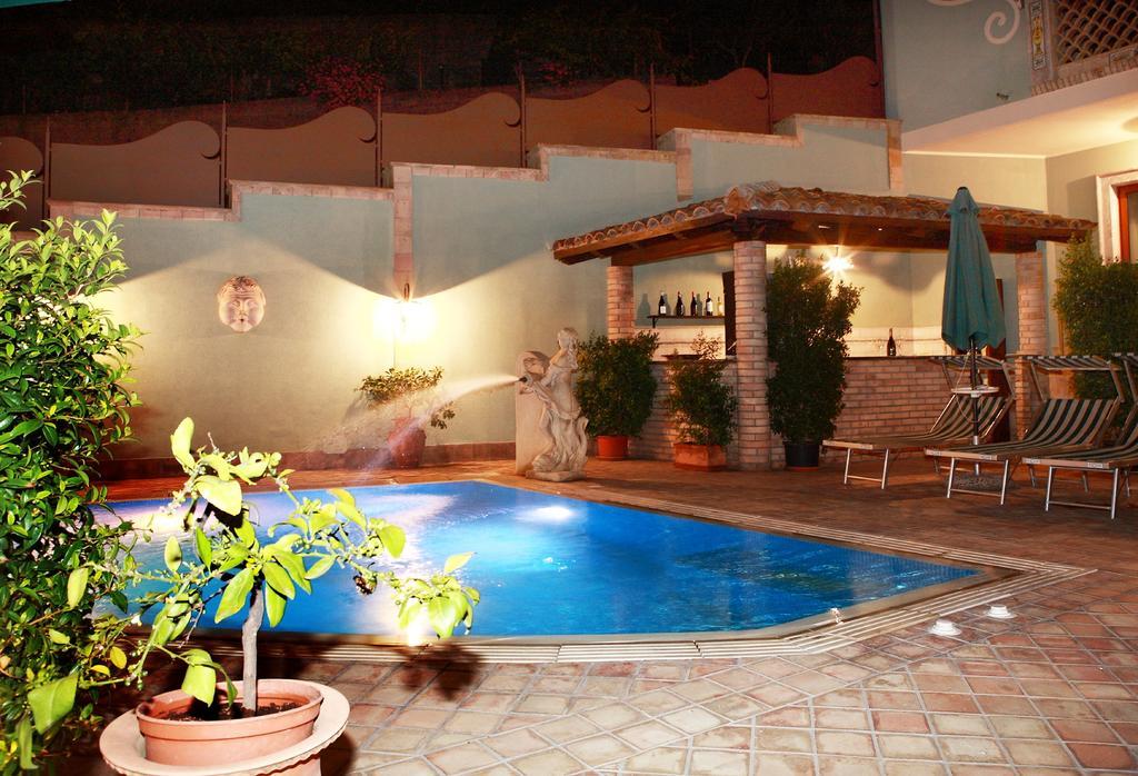 Villa Cristina Giardini Naxos Exterior foto