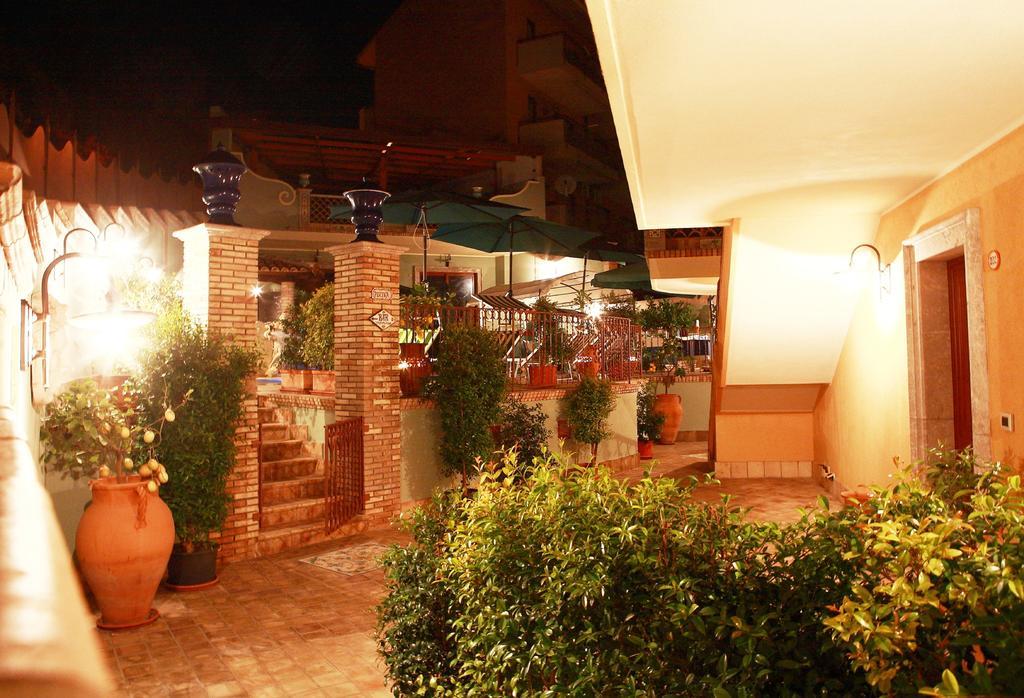 Villa Cristina Giardini Naxos Exterior foto