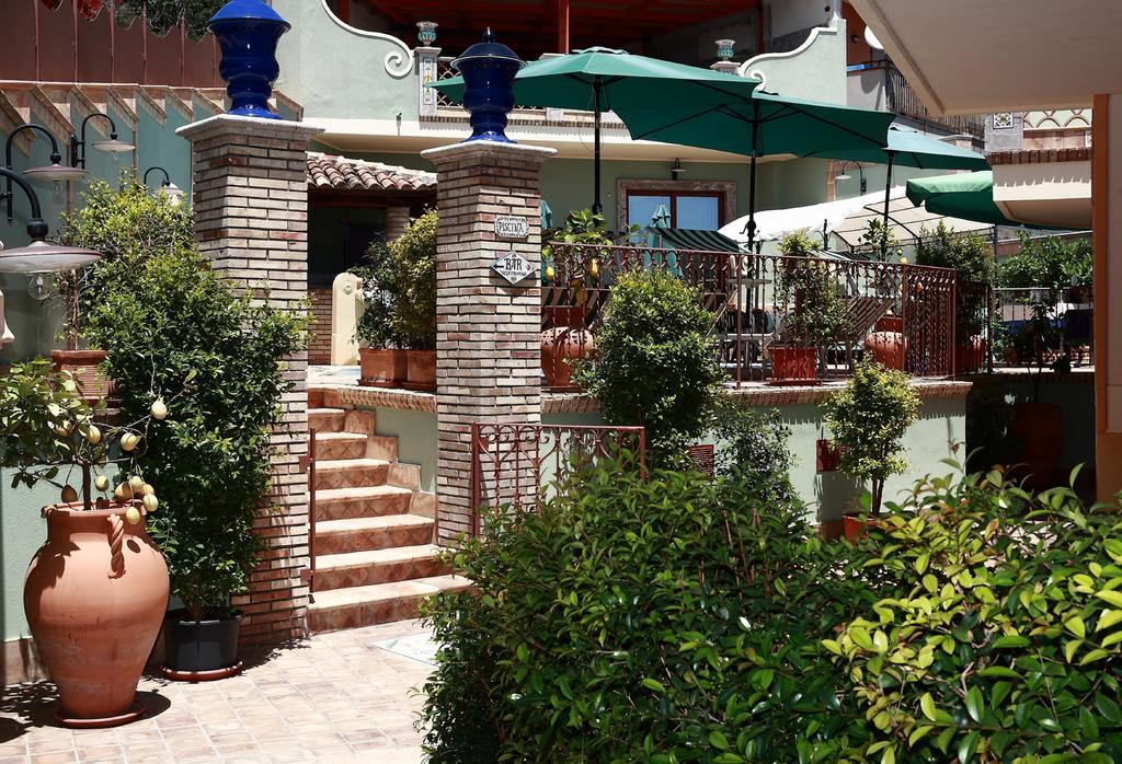 Villa Cristina Giardini Naxos Exterior foto
