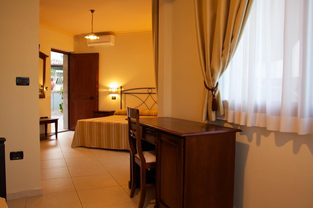 Villa Cristina Giardini Naxos Exterior foto