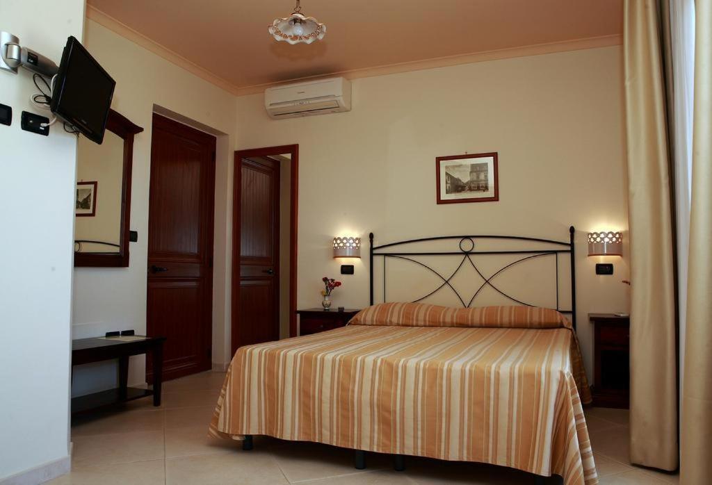Villa Cristina Giardini Naxos Exterior foto